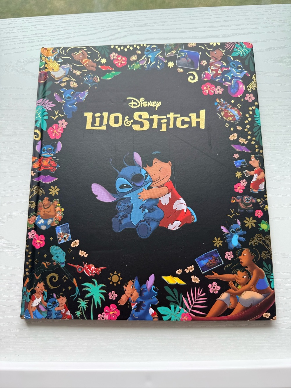 Disney Collectibles Hardcover Book Lilo & Stitch